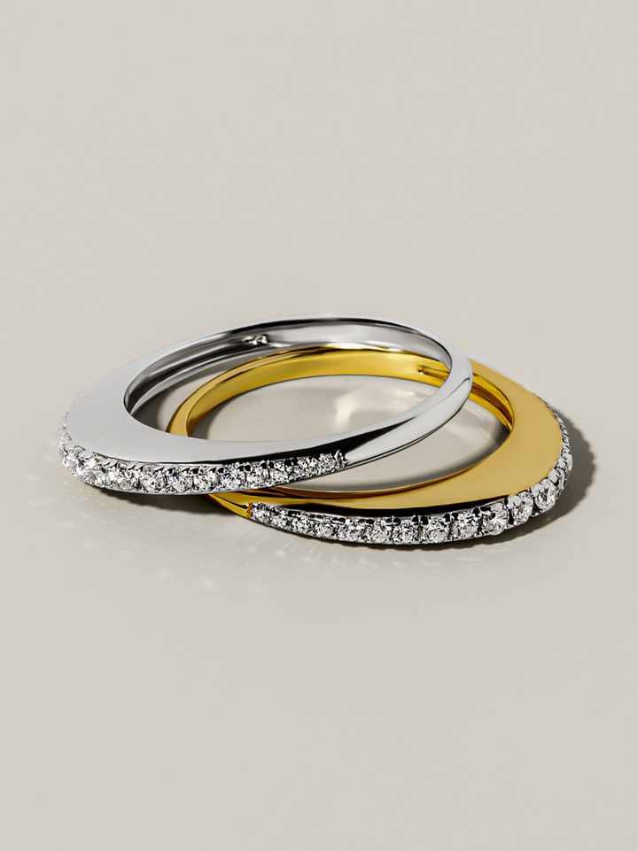 Model mit RAIN Ohrringen XS91715, XS91714 und Ring XS91717